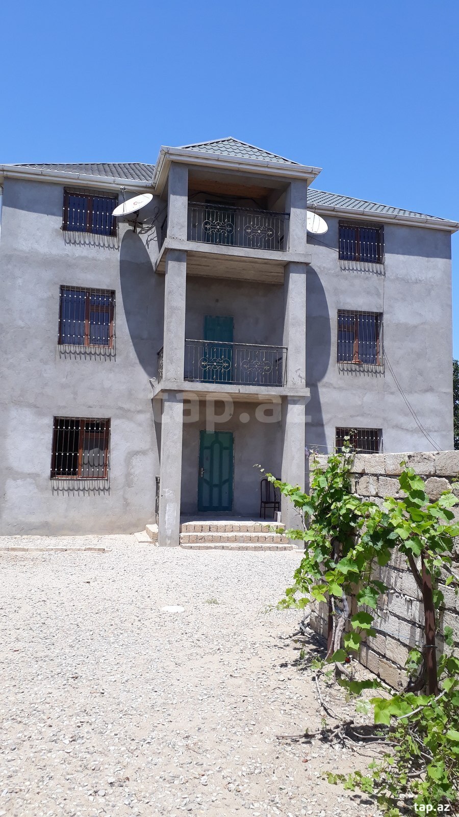 Satılır 6 otaqlı həyət evi 400 m²