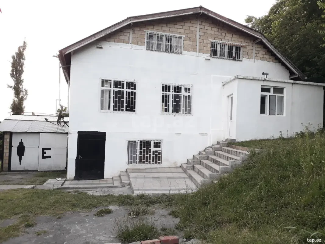 Satılır 4 otaqlı həyət evi 140 m²
