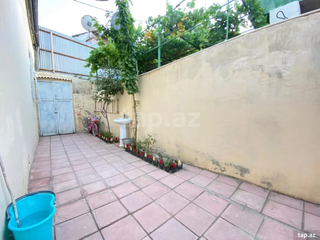 Satılır 4 otaqlı həyət evi