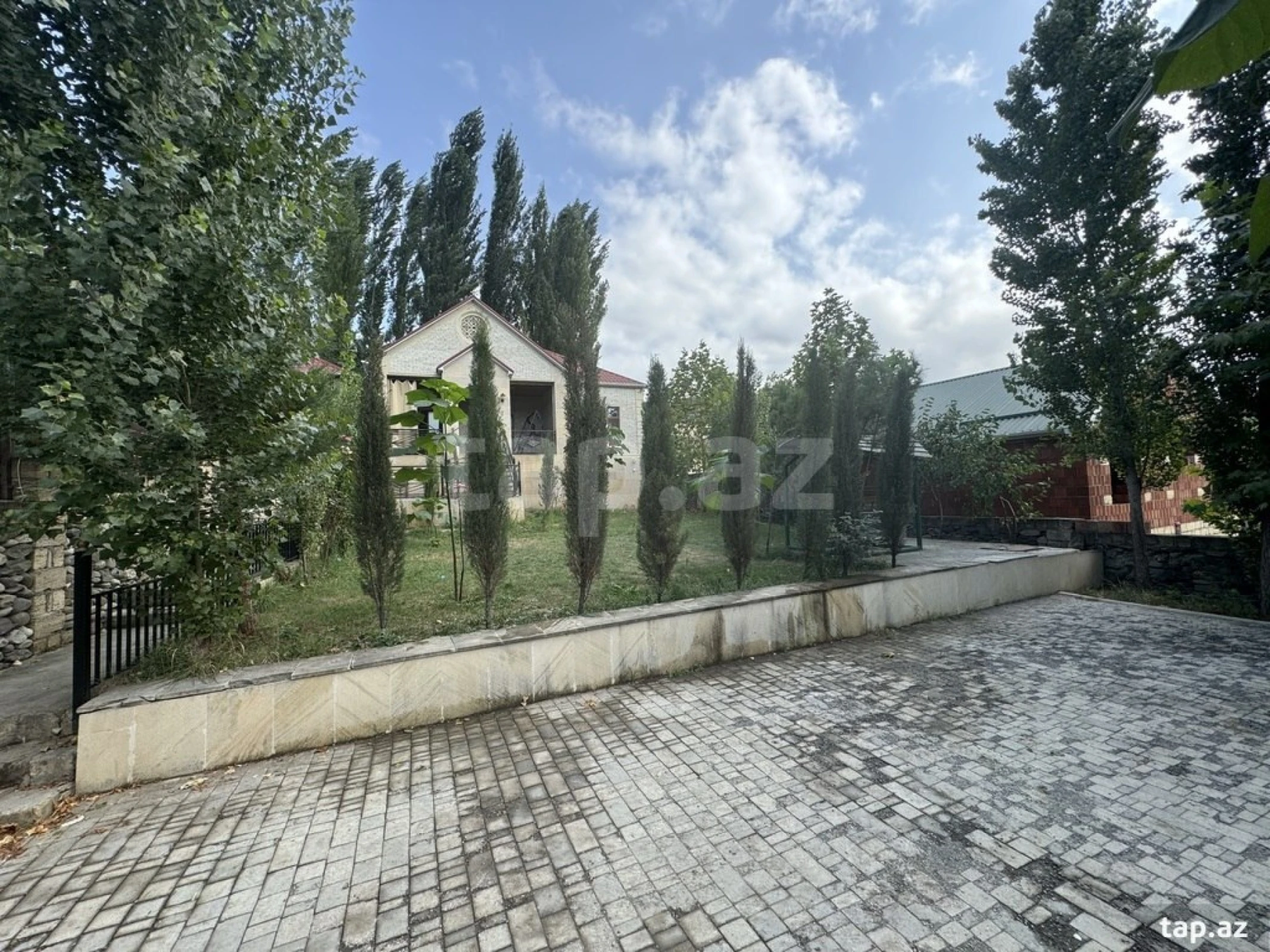 Kirayə verilir 2 otaqlı həyət evi