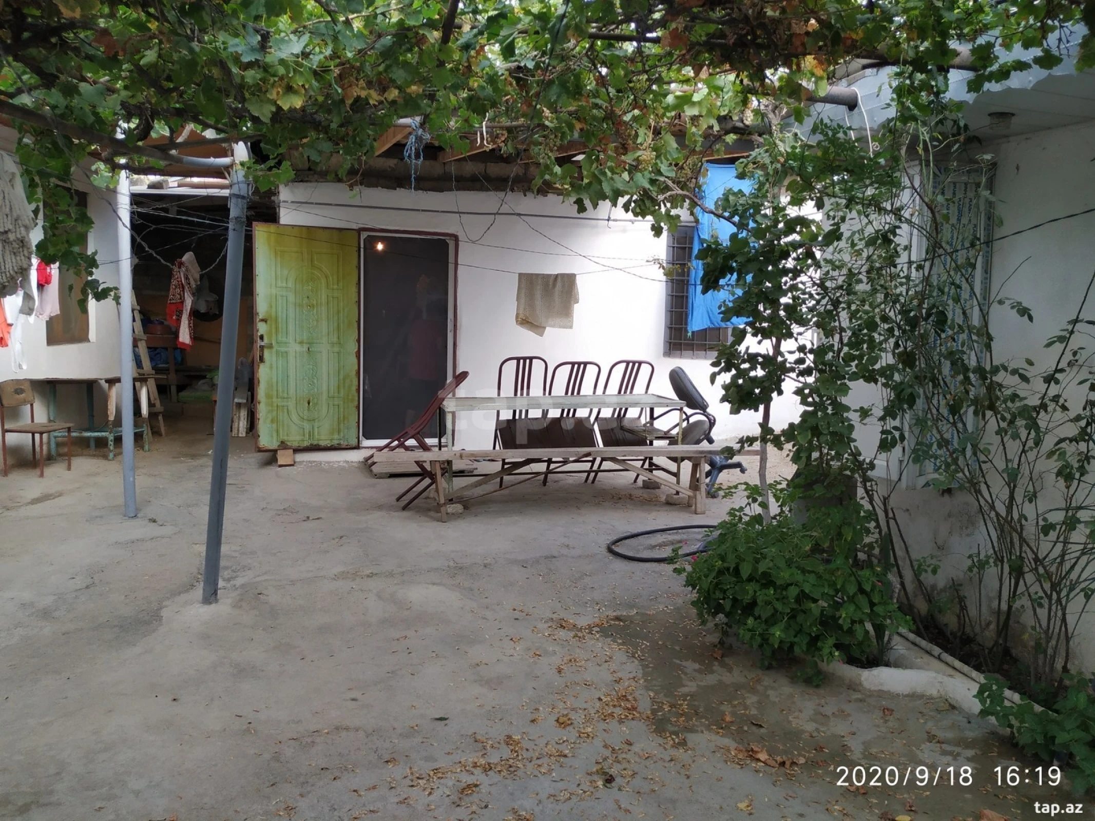 Satılır 3 otaqlı həyət evi