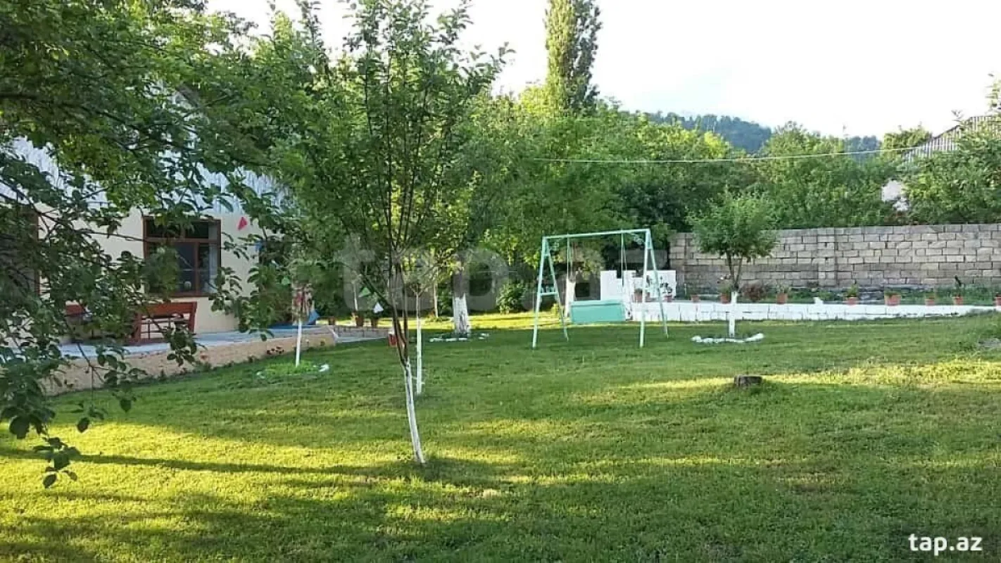 Kirayə verilir 4 otaqlı həyət evi