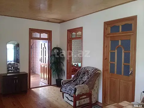 Kirayə verilir 4 otaqlı həyət evi