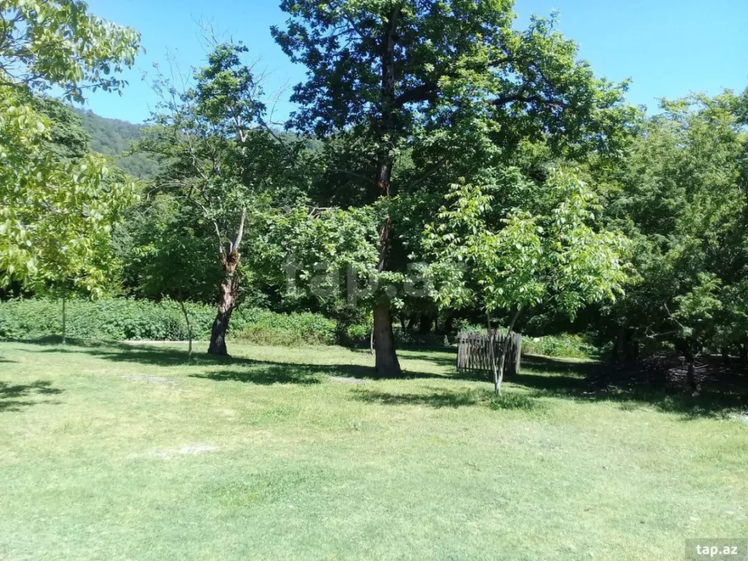 Kirayə verilir 4 otaqlı həyət evi