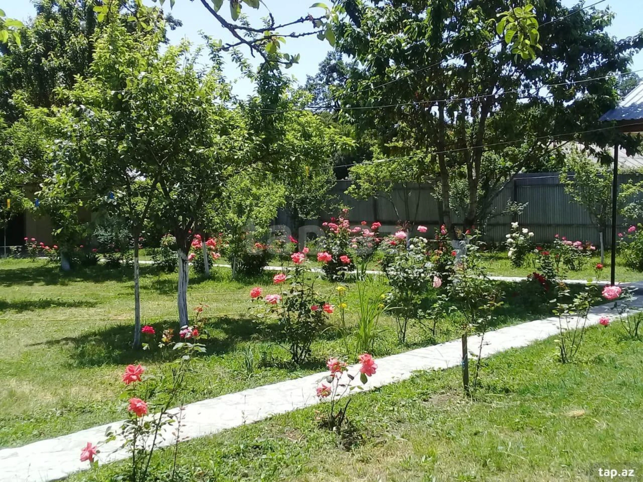 Kirayə verilir 4 otaqlı həyət evi