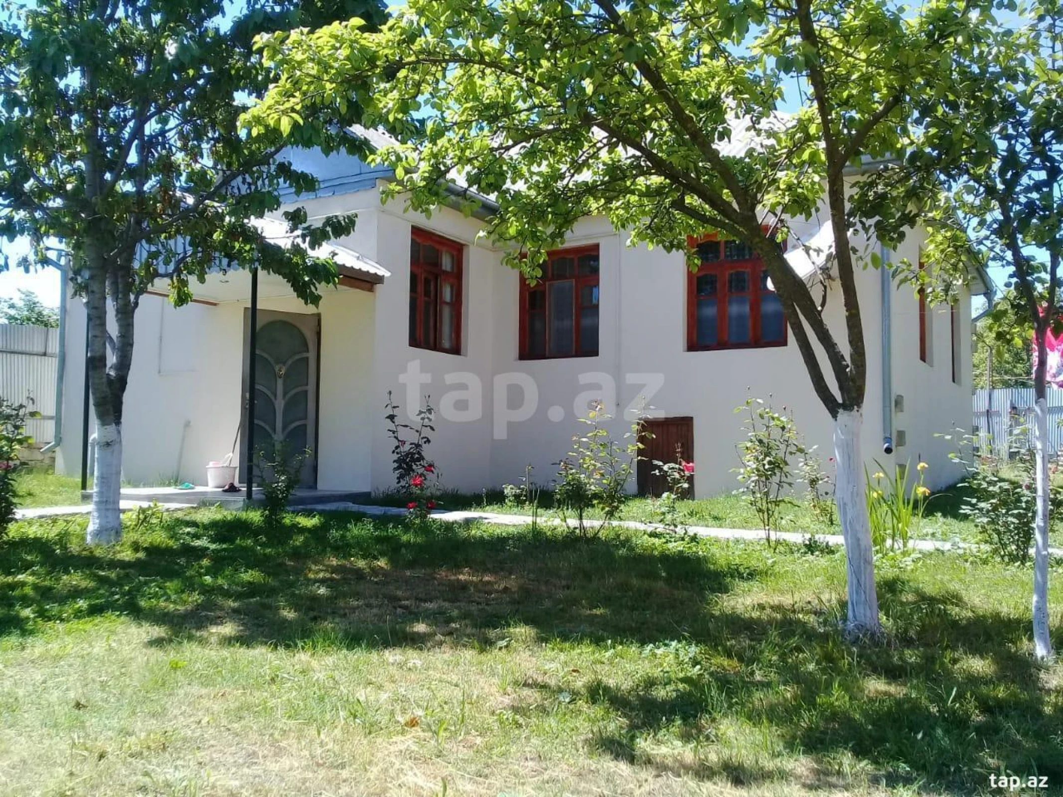 Kirayə verilir 4 otaqlı həyət evi