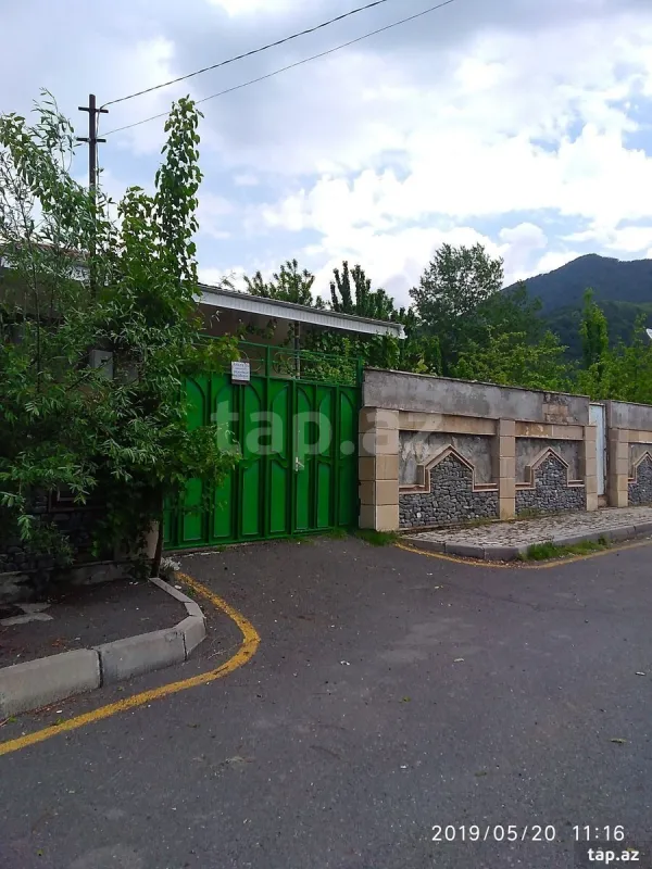 Kirayə verilir 3 otaqlı həyət evi