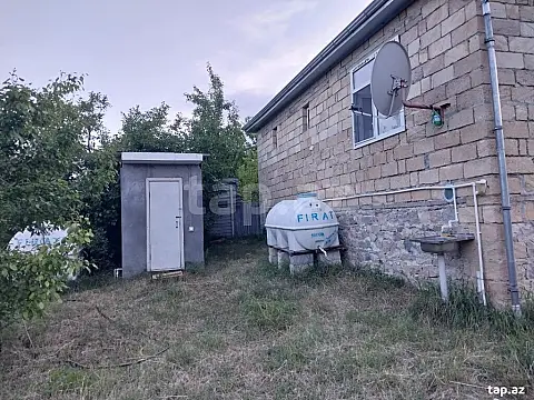 Satılır 3 otaqlı həyət evi
