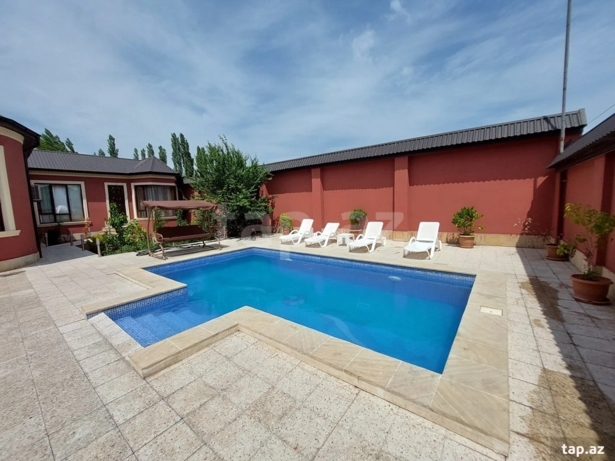 Kirayə verilir 3 otaqlı həyət evi