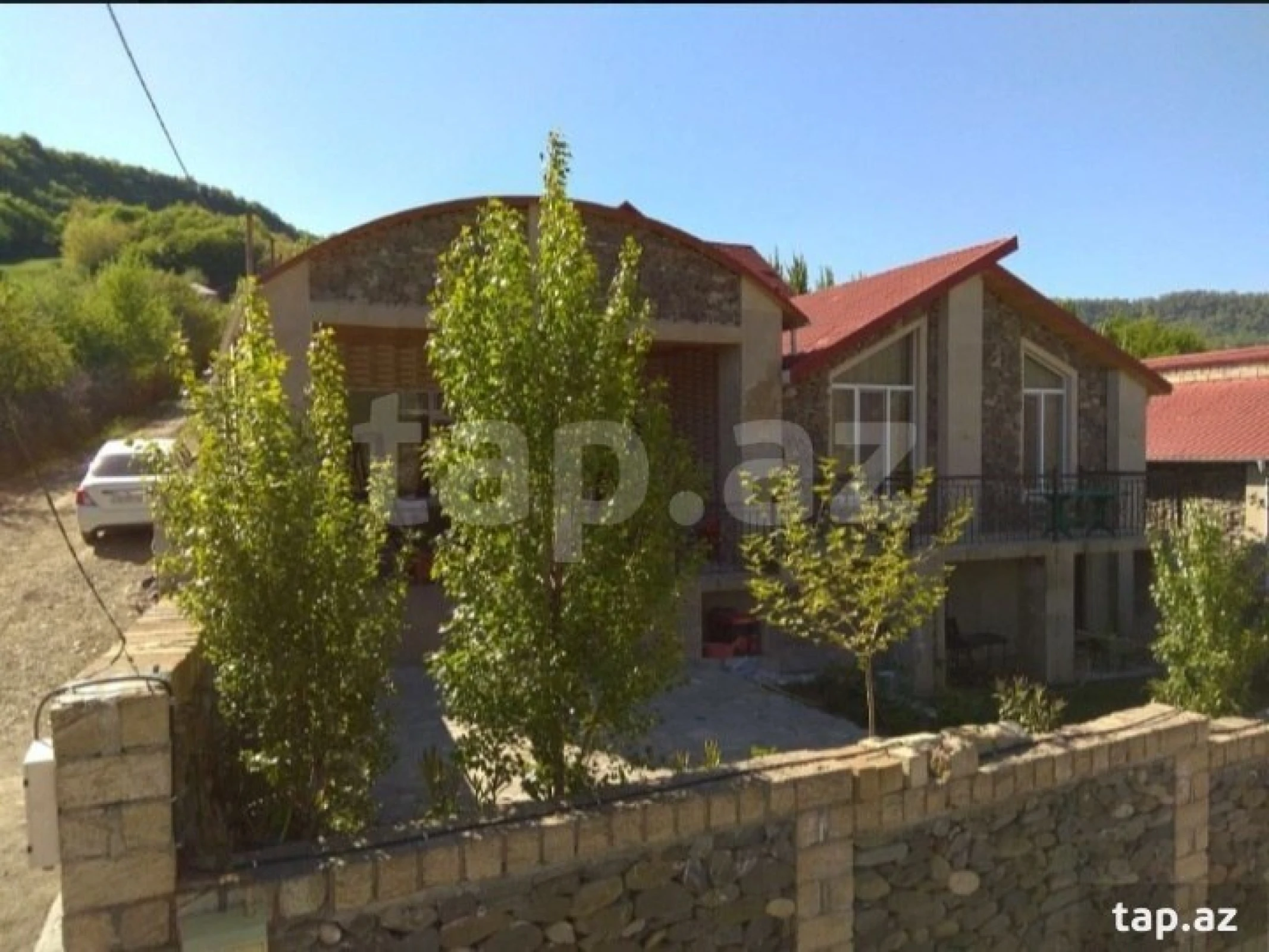 Kirayə verilir 3 otaqlı həyət evi