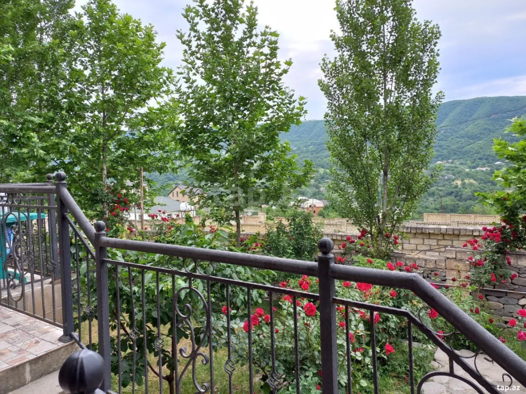 Kirayə verilir 3 otaqlı həyət evi