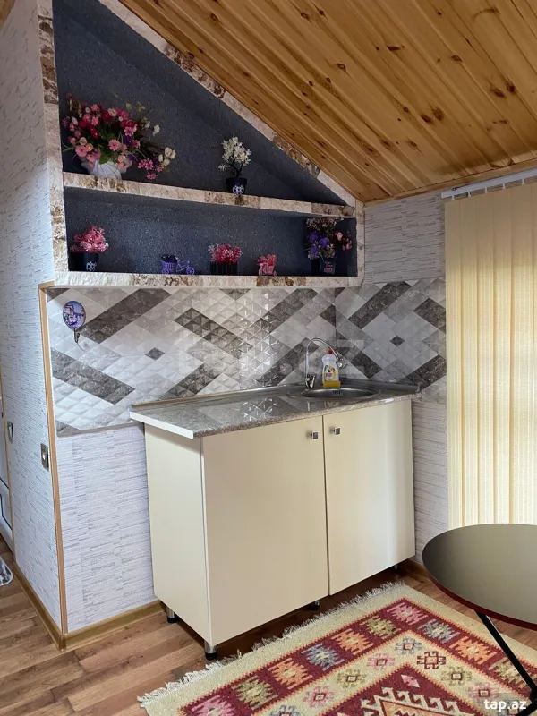 Kirayə verilir 2 otaqlı həyət evi