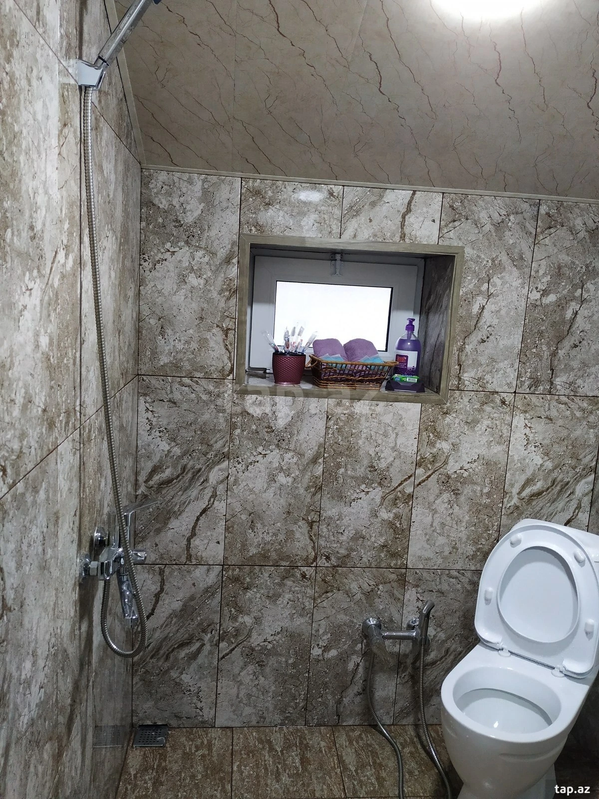 Kirayə verilir 2 otaqlı həyət evi