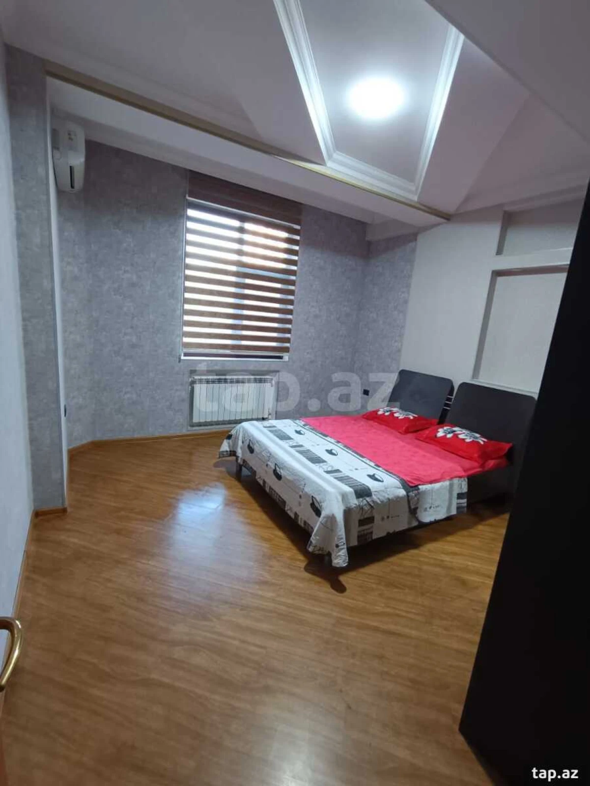Kirayə verilir 3 otaqlı yeni tikili 160 m²