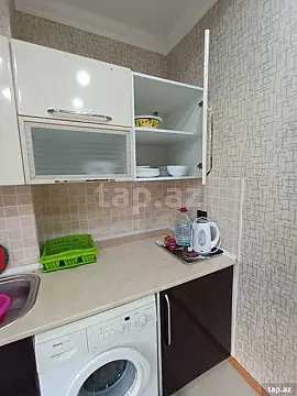 Kirayə verilir 3 otaqlı yeni tikili 160 m²