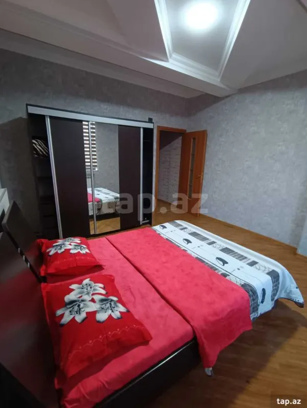 Kirayə verilir 3 otaqlı yeni tikili 160 m²