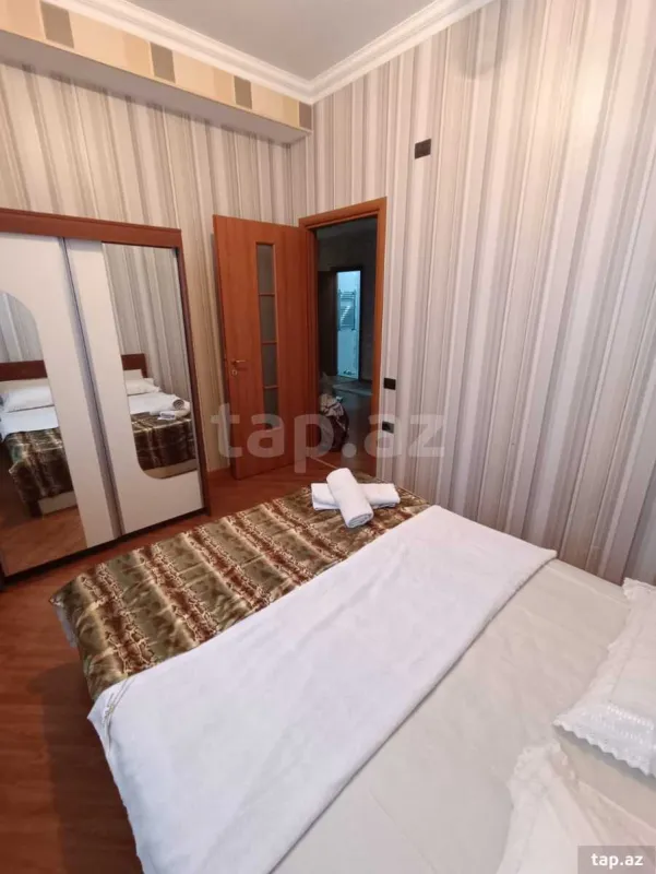 Kirayə verilir 3 otaqlı yeni tikili 160 m²