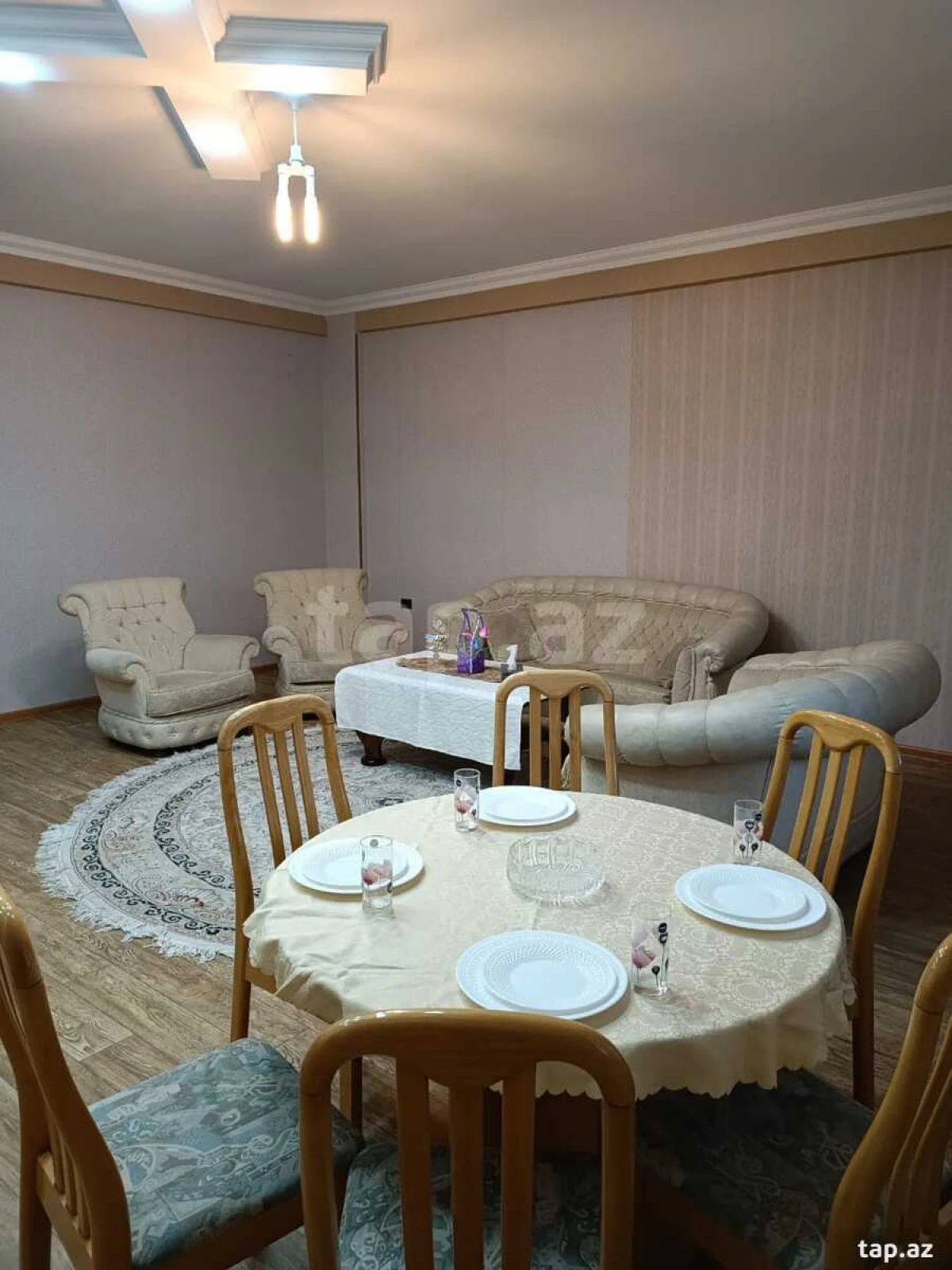 Kirayə verilir 3 otaqlı yeni tikili 160 m²
