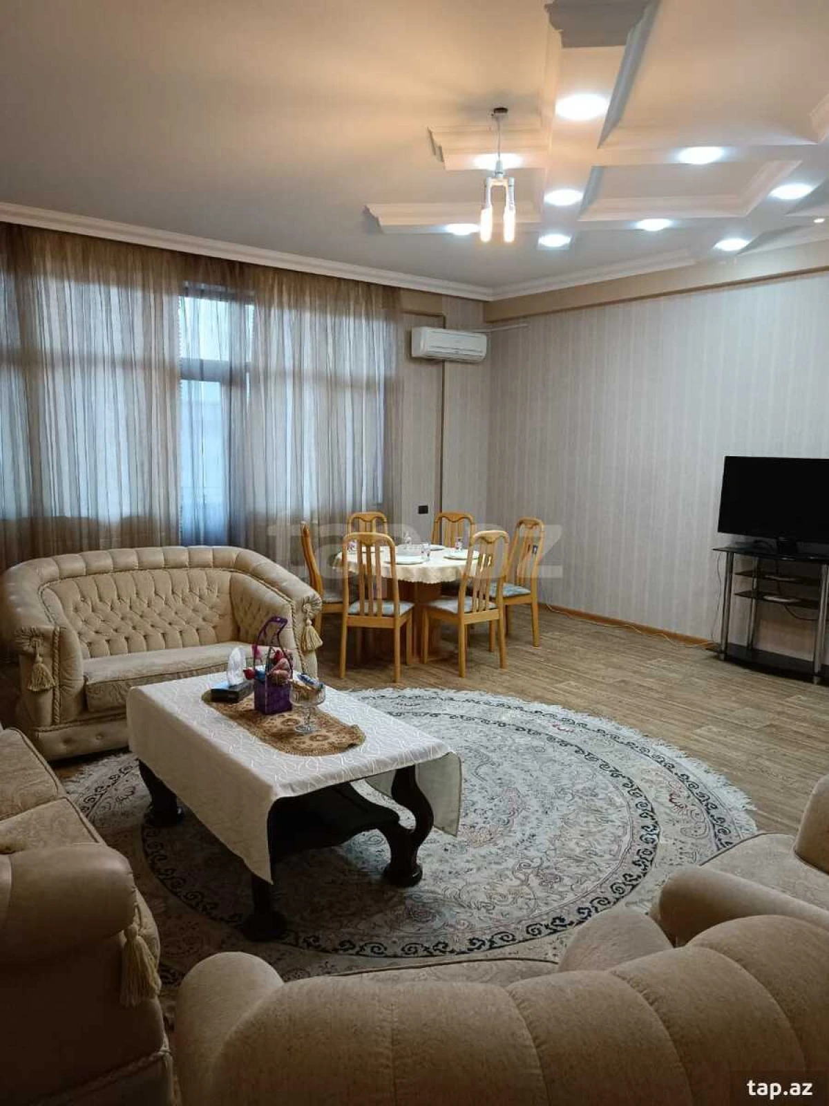 Kirayə verilir 3 otaqlı yeni tikili 160 m²