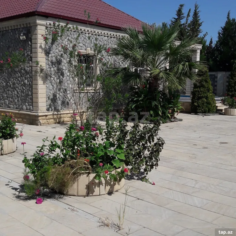 Kirayə verilir 4 otaqlı həyət evi