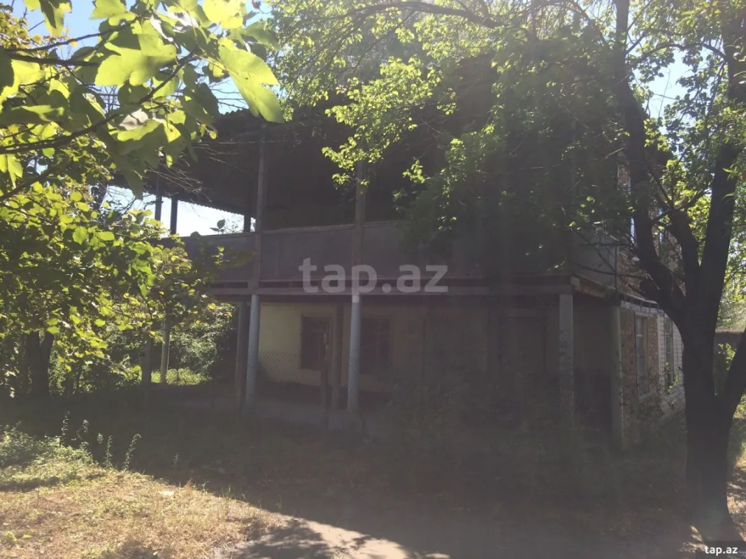 Satılır 4 otaqlı həyət evi