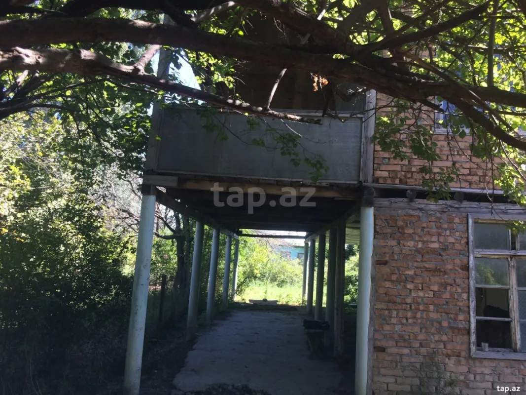 Satılır 4 otaqlı həyət evi