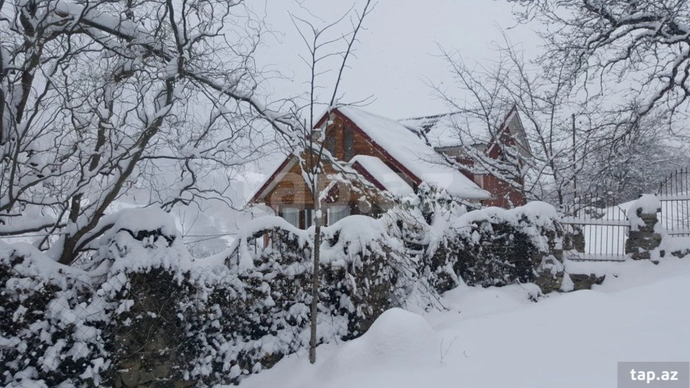 Kirayə verilir 2 otaqlı həyət evi