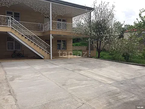 Satılır 9 otaqlı həyət evi 300 m² — Şamaxı 9 otaq 300.00 m²