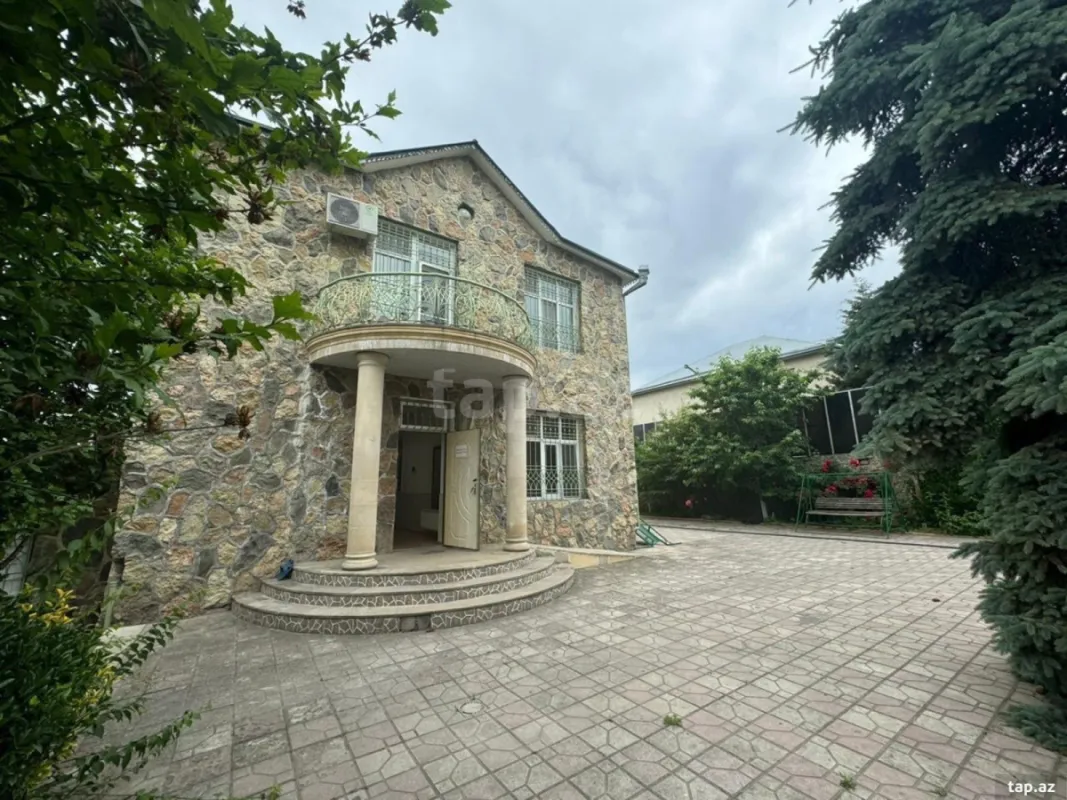 Kirayə verilir 4 otaqlı həyət evi
