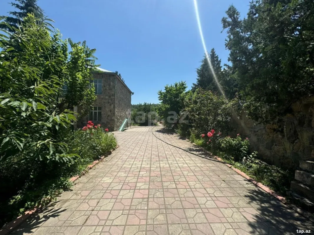 Kirayə verilir 4 otaqlı həyət evi