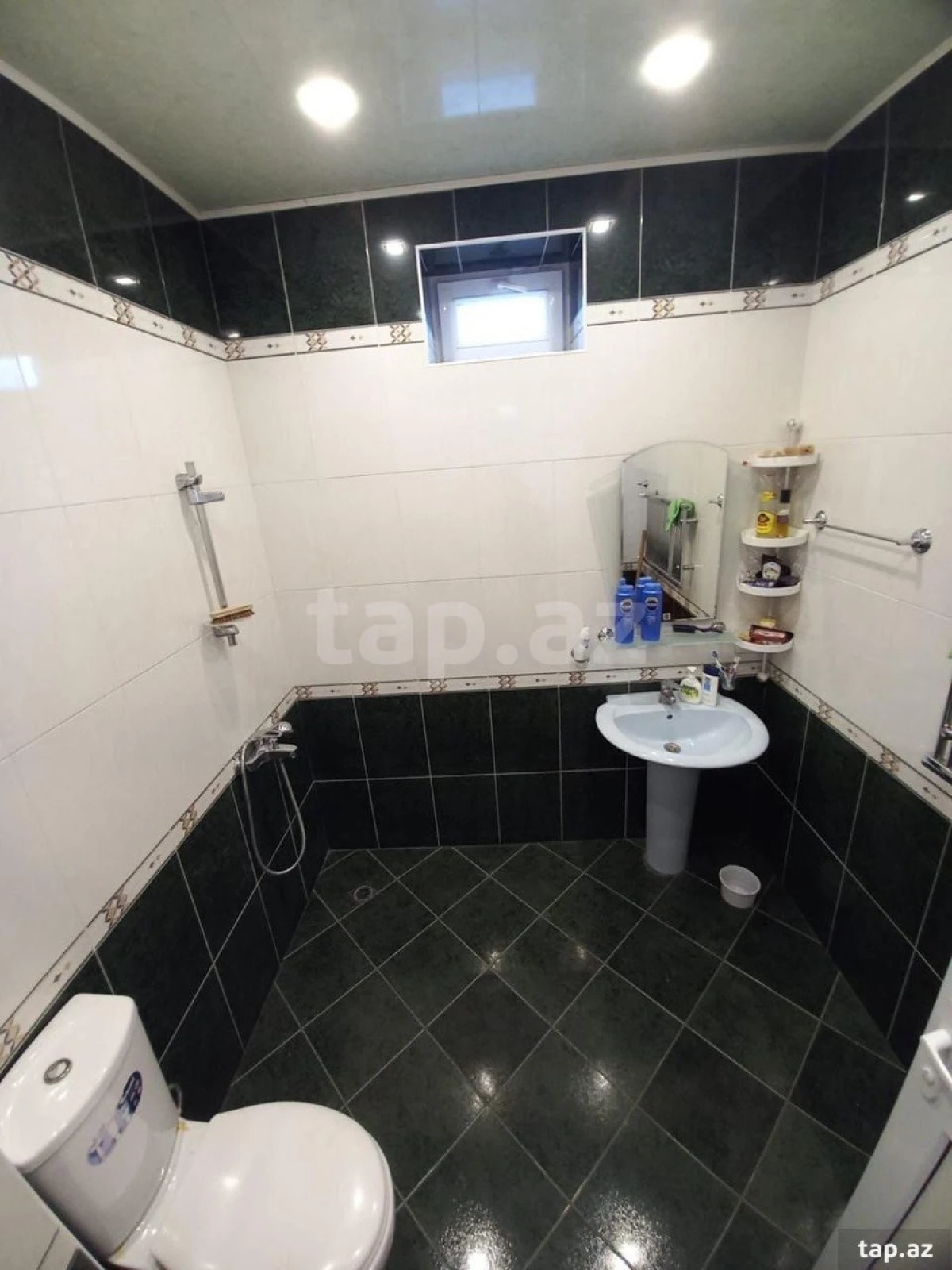 Kirayə verilir 4 otaqlı həyət evi