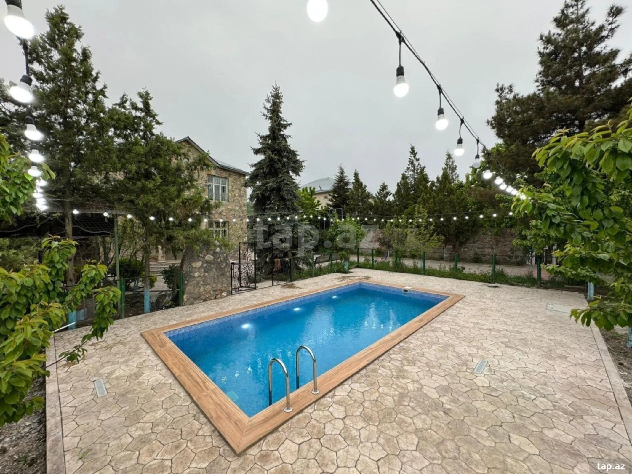 Kirayə verilir 4 otaqlı həyət evi