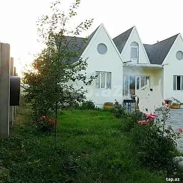 Kirayə verilir 3 otaqlı həyət evi 300 m² — Quba 3 otaq 300.00 m²