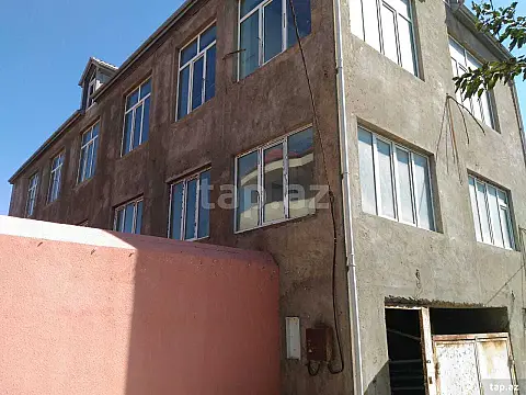 Satılır 11 otaqlı həyət evi — Bakı 11 otaq
