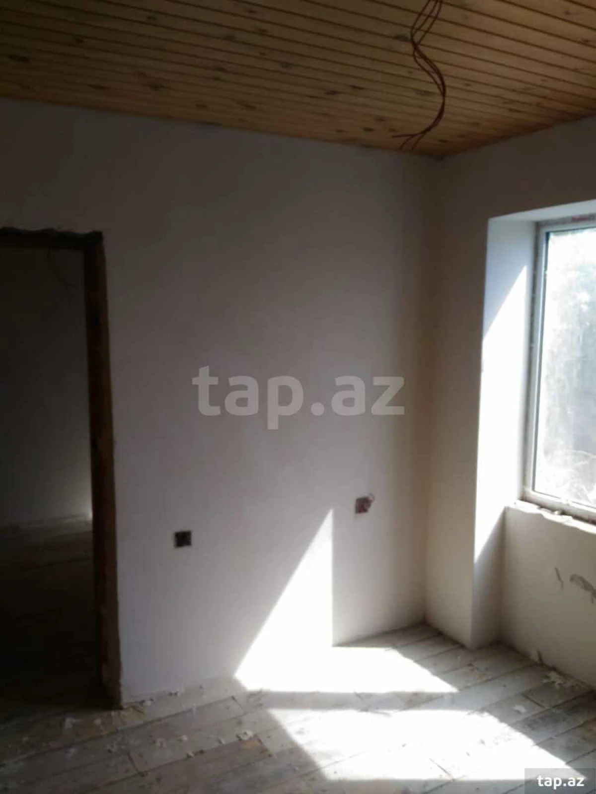 Satılır 11 otaqlı həyət evi