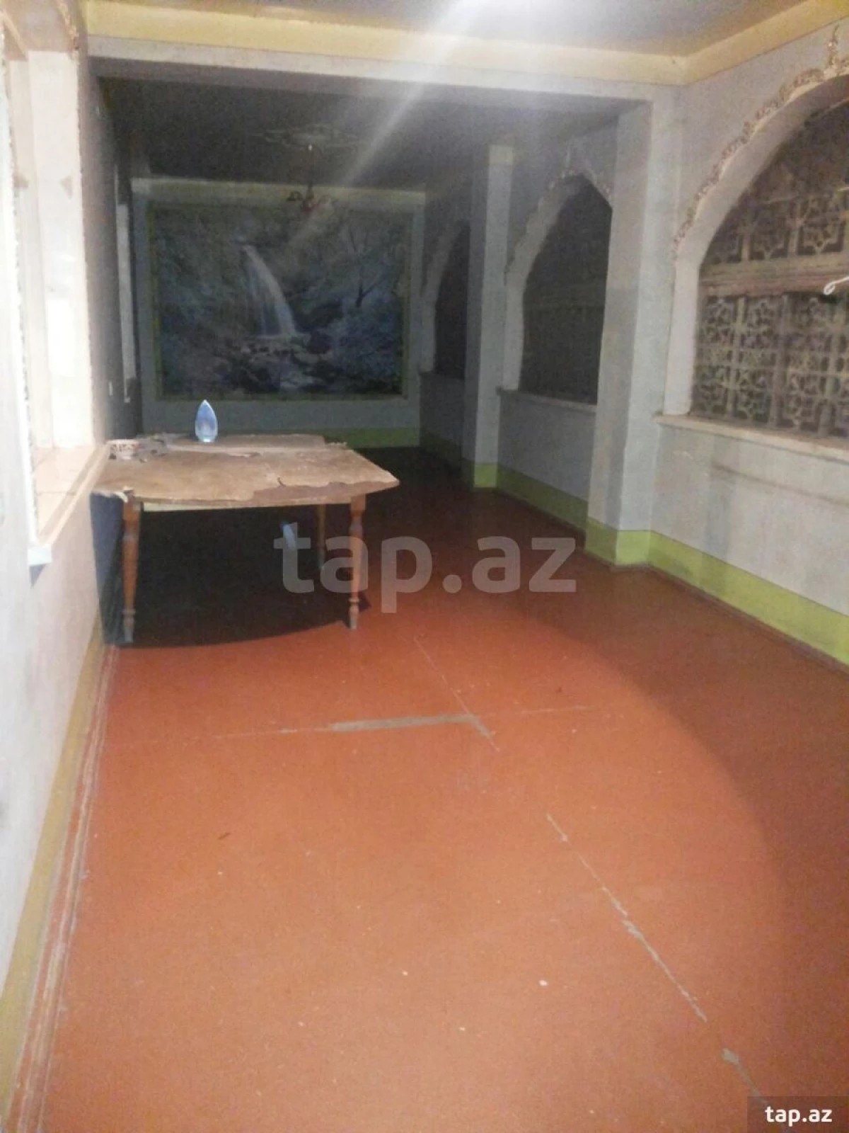 Satılır 8 otaqlı həyət evi