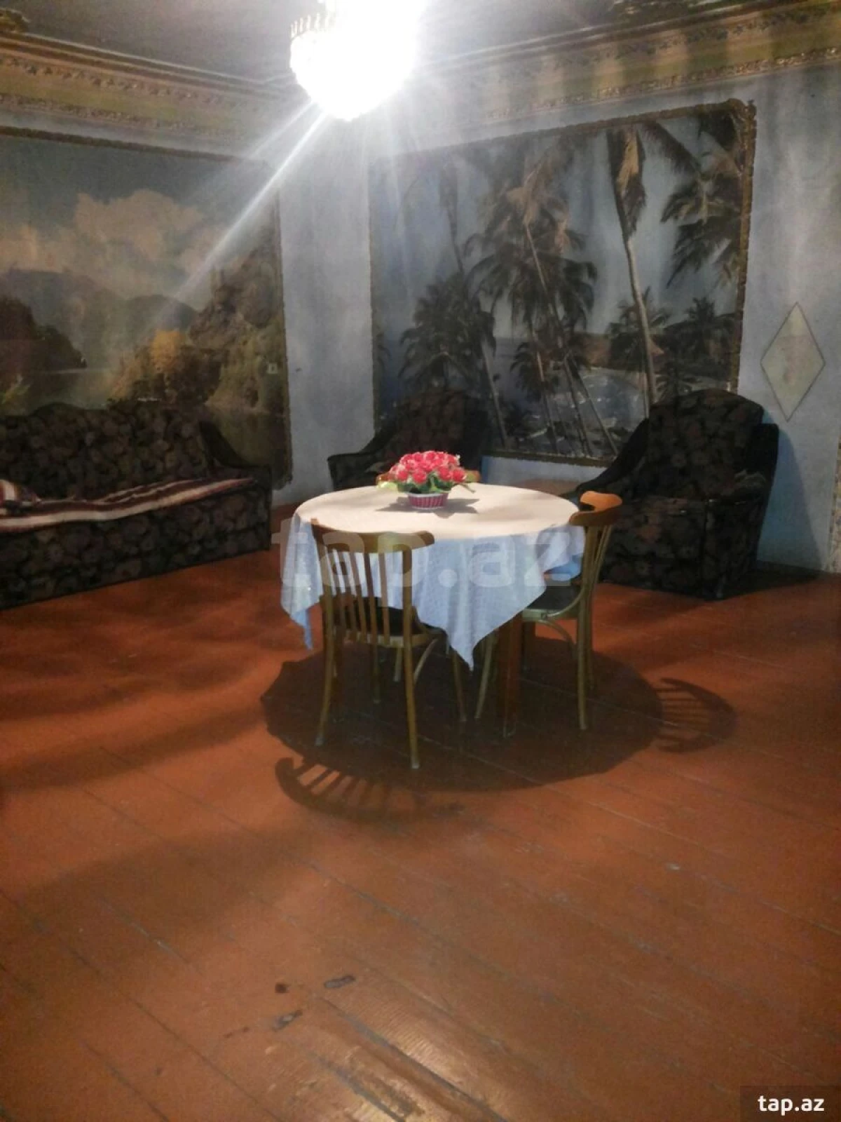 Satılır 8 otaqlı həyət evi