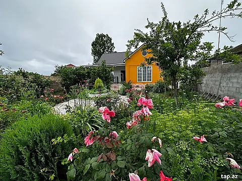 Kirayə verilir 4 otaqlı həyət evi