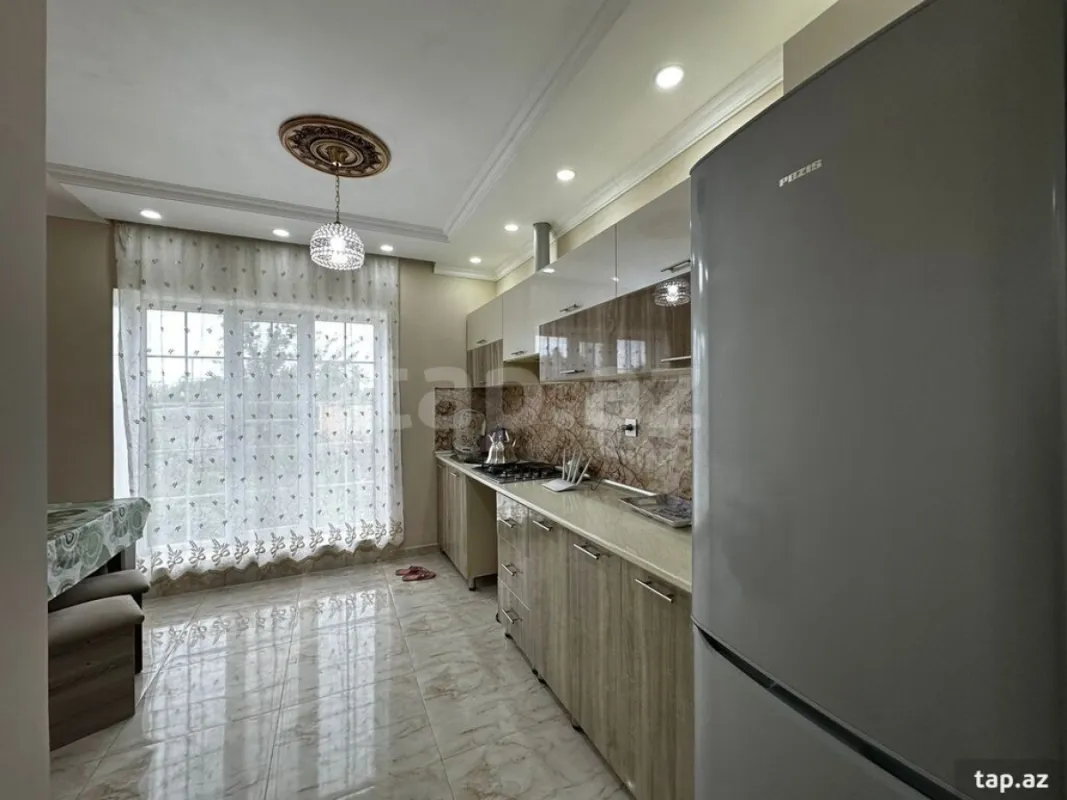 Kirayə verilir 4 otaqlı həyət evi