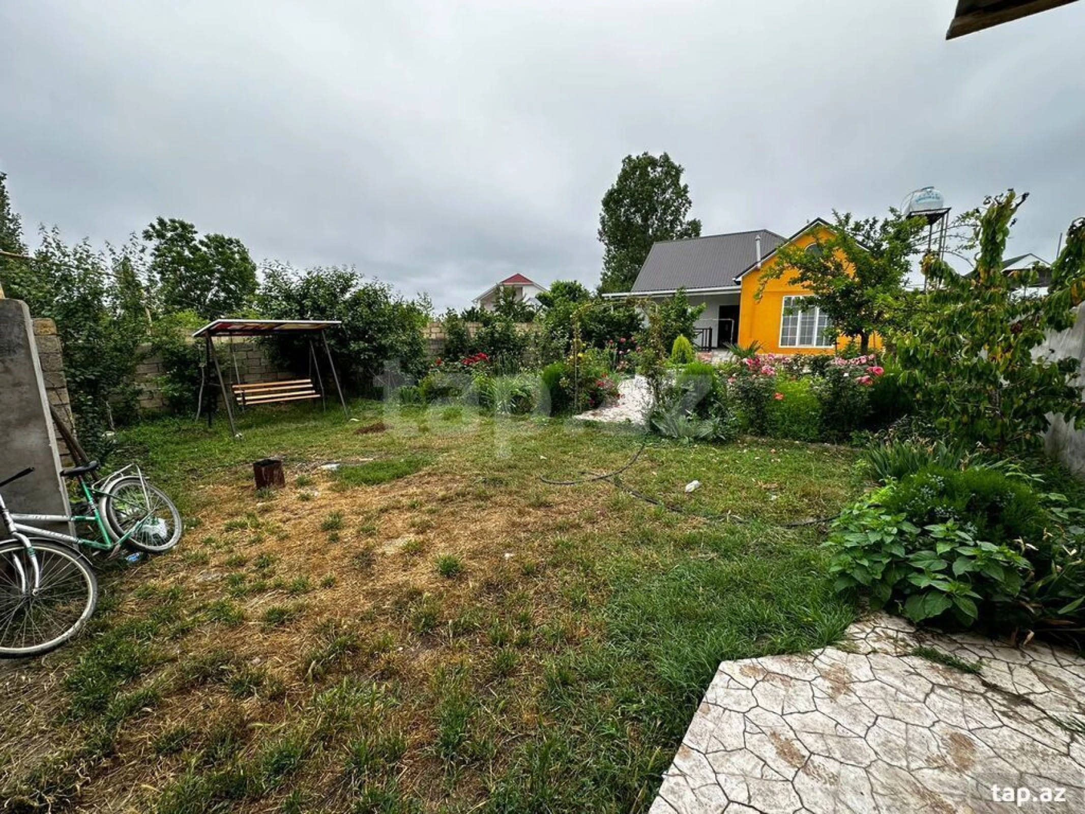 Kirayə verilir 4 otaqlı həyət evi