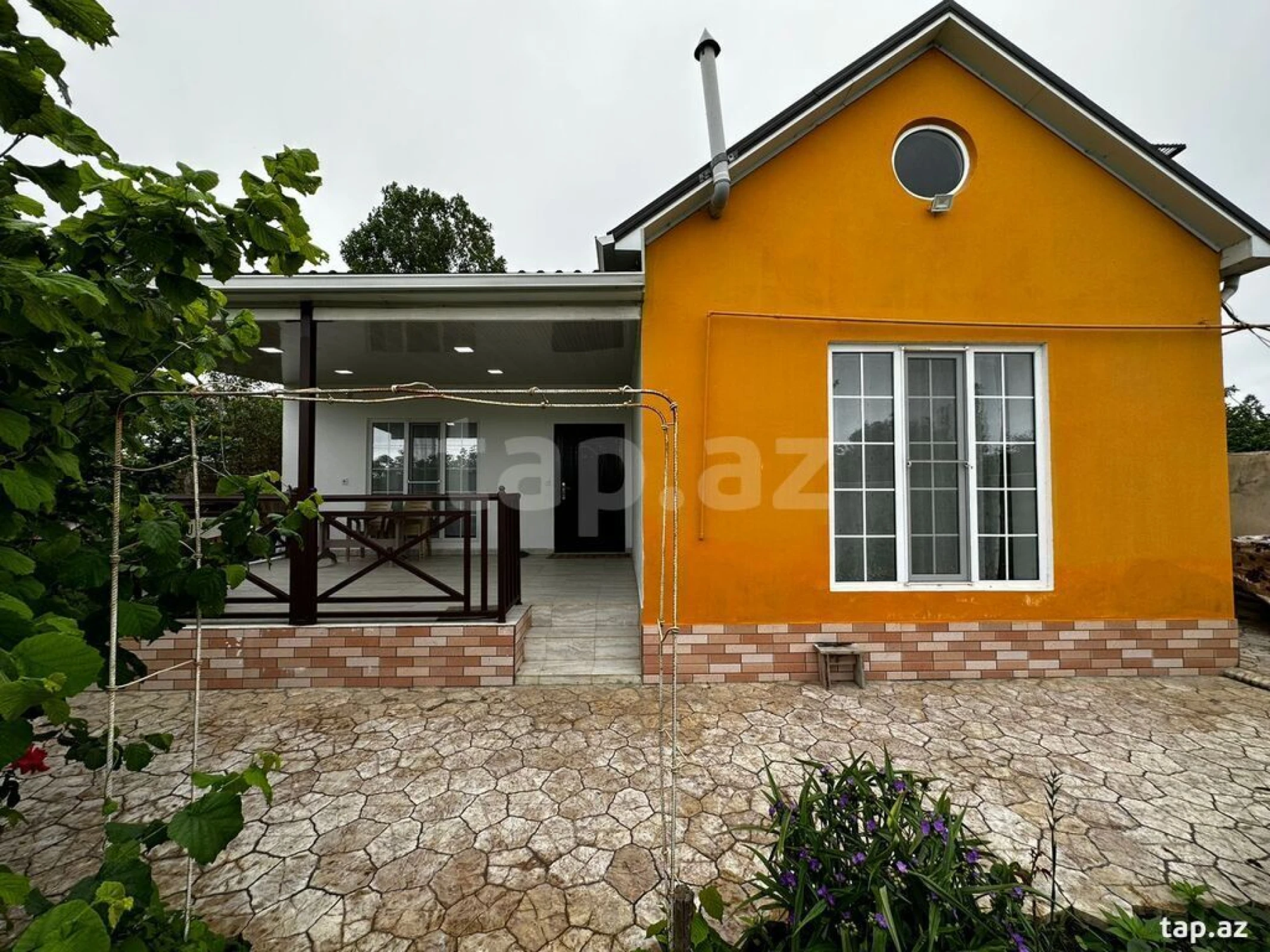 Kirayə verilir 4 otaqlı həyət evi