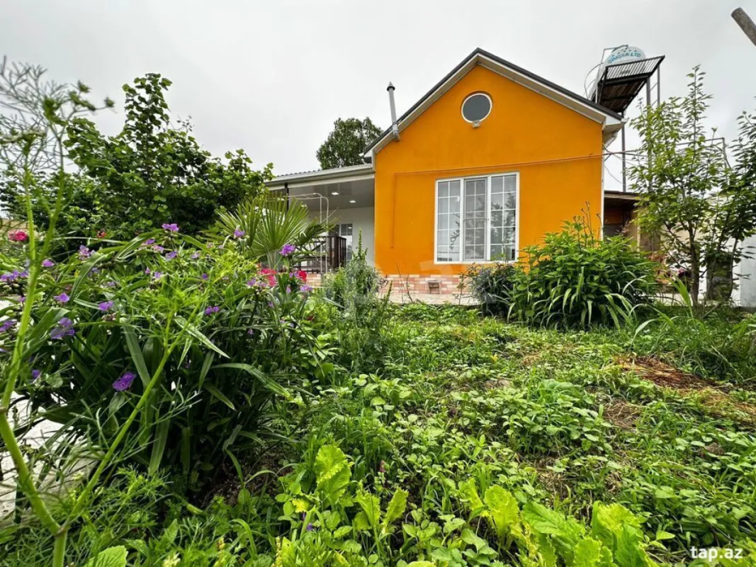 Kirayə verilir 4 otaqlı həyət evi