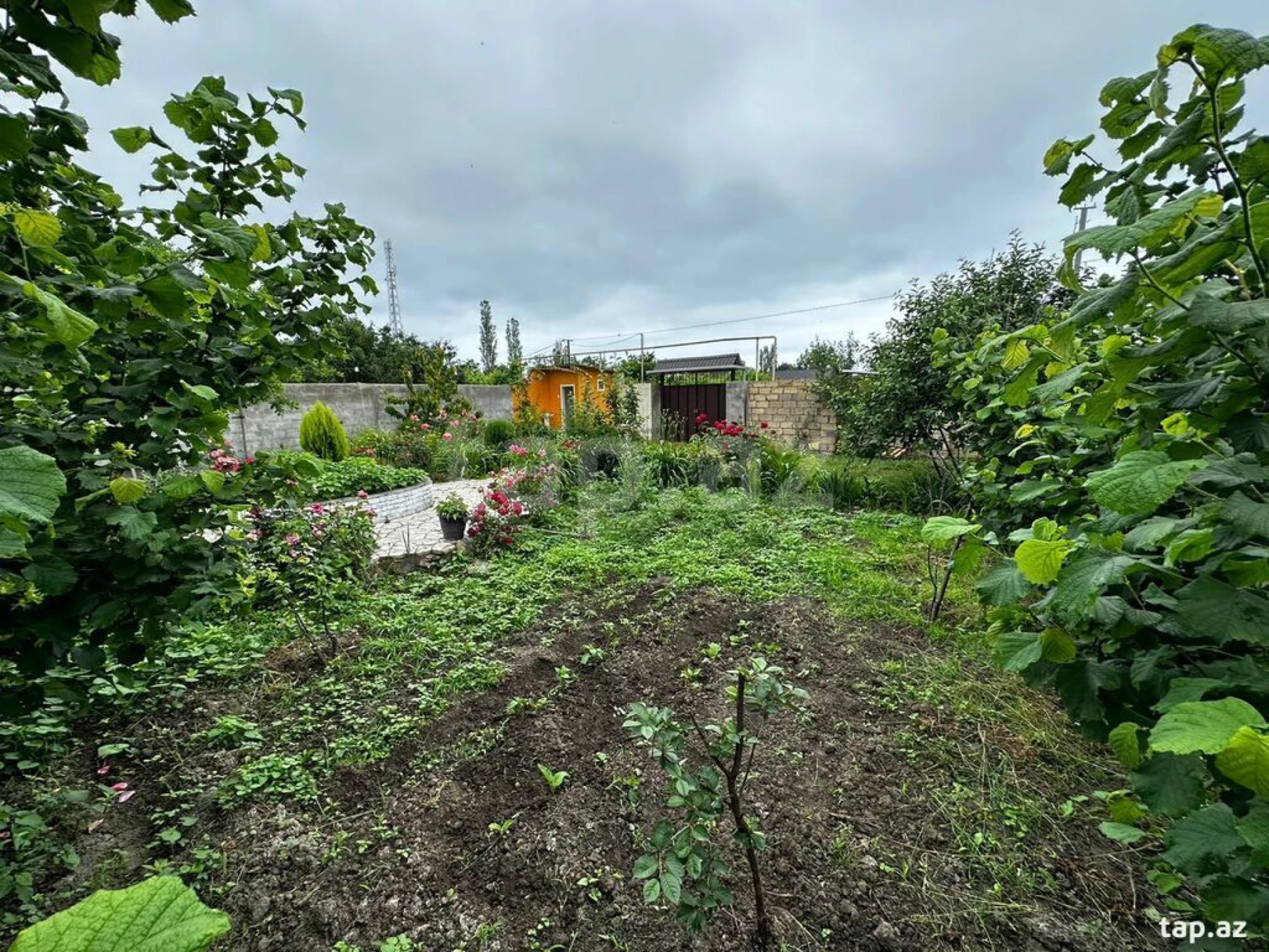 Kirayə verilir 4 otaqlı həyət evi