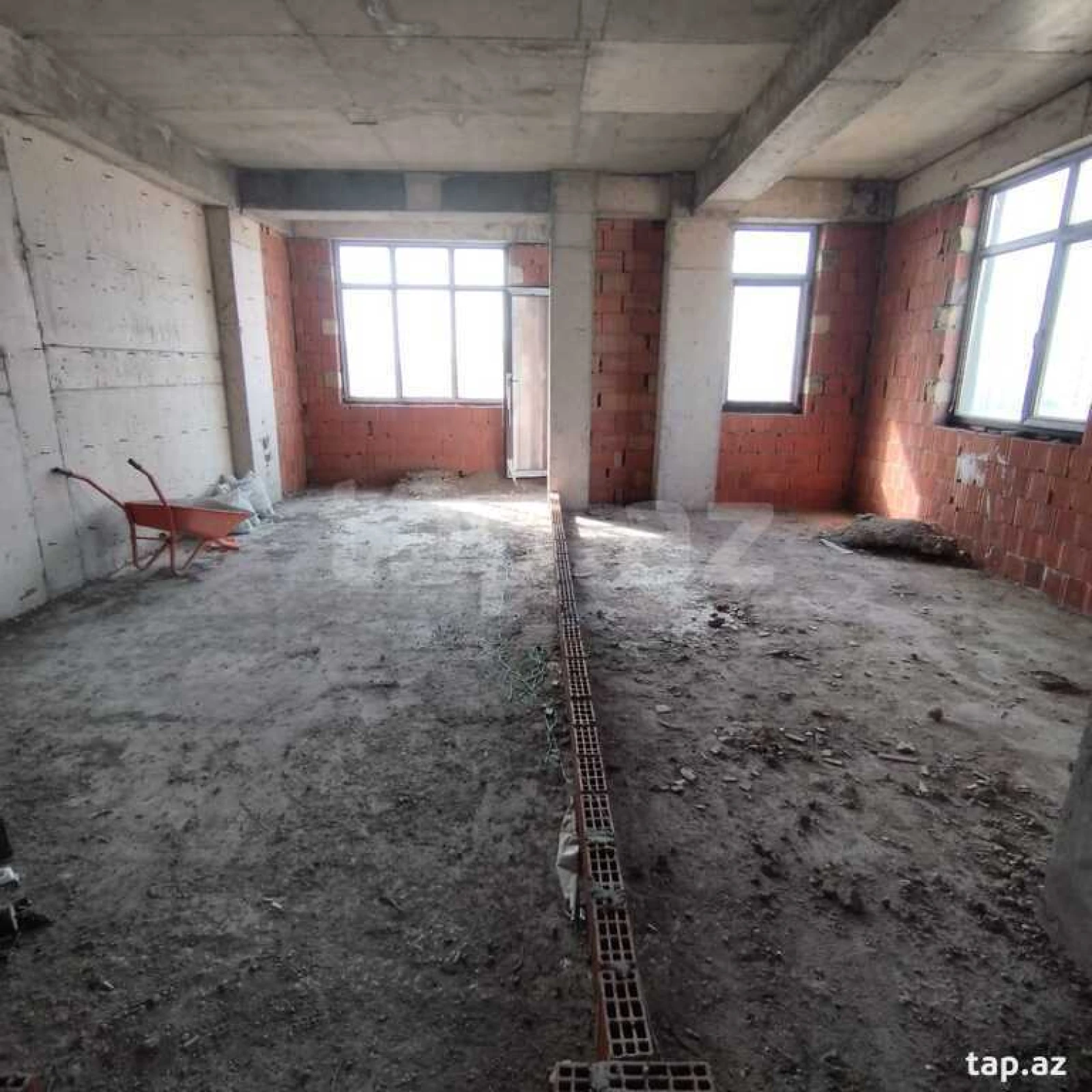 Satılır 3 otaqlı yeni tikili 127.5 m²