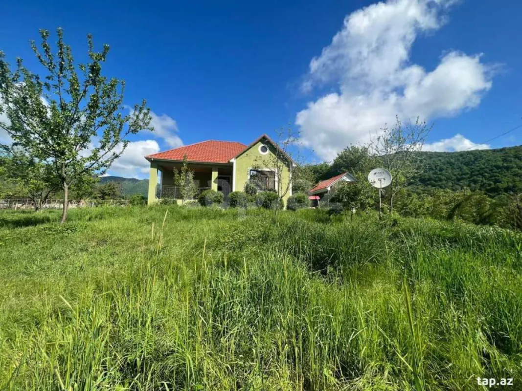 Kirayə verilir 3 otaqlı həyət evi