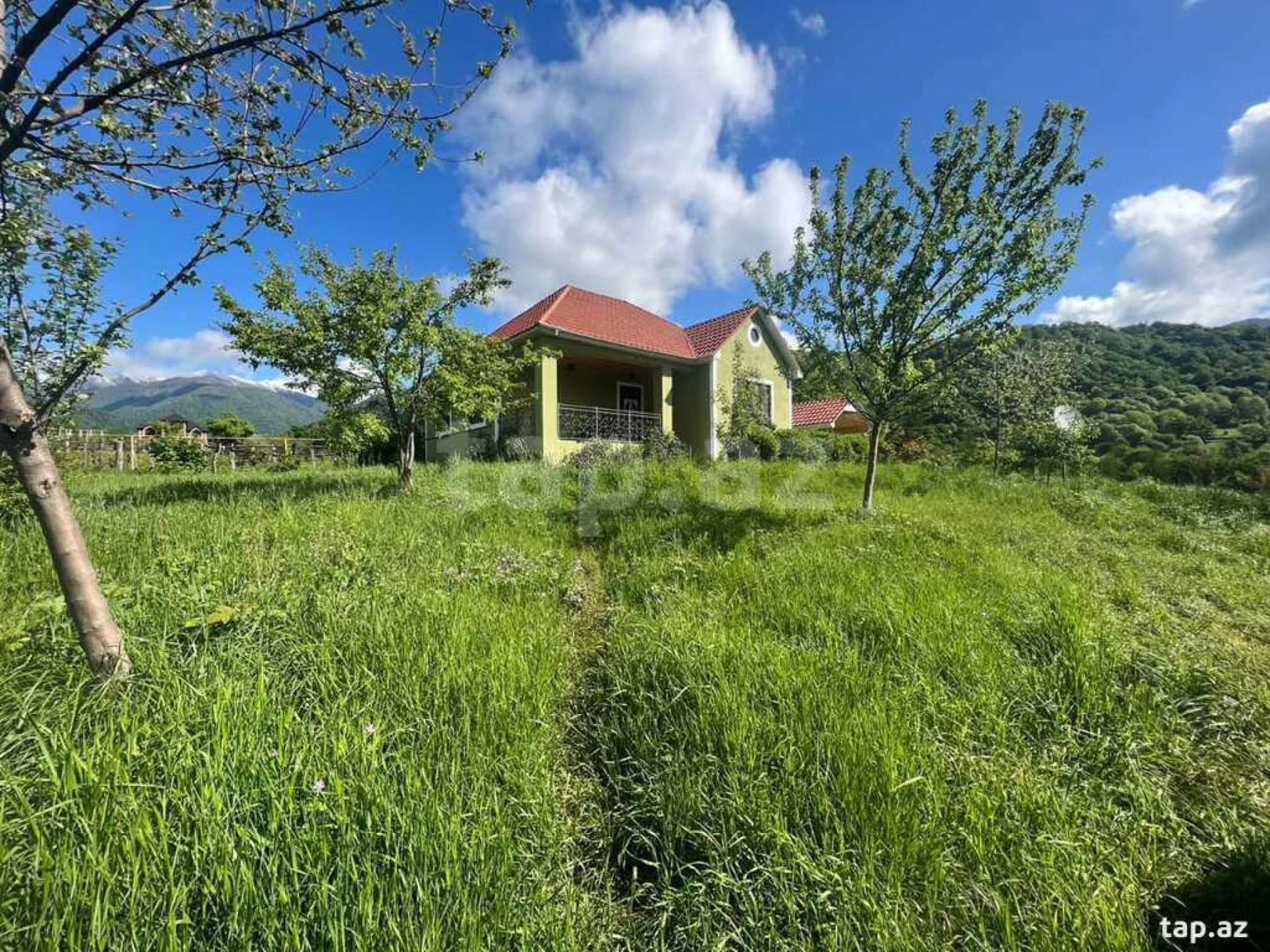 Kirayə verilir 3 otaqlı həyət evi