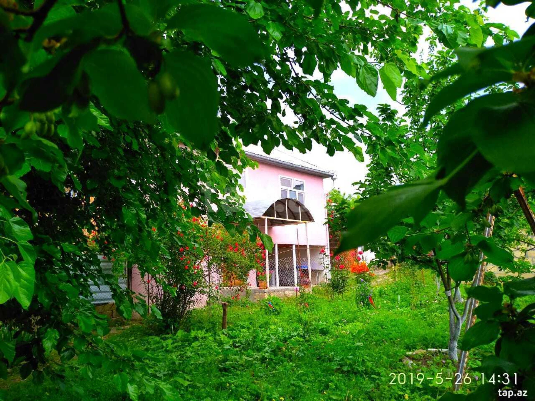 Kirayə verilir 4 otaqlı həyət evi