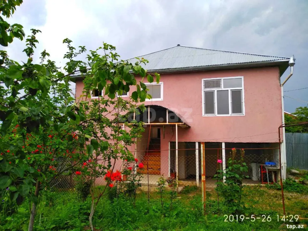 Kirayə verilir 4 otaqlı həyət evi