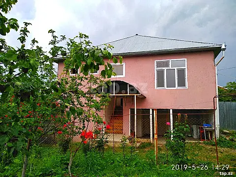 Kirayə verilir 4 otaqlı həyət evi