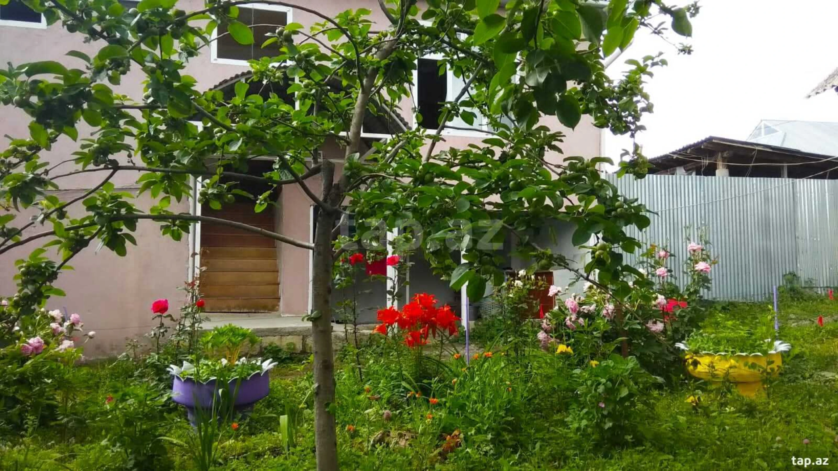 Kirayə verilir 4 otaqlı həyət evi